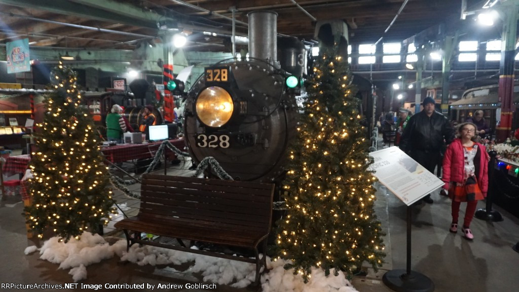 NP 328 4th Christmas Left Side